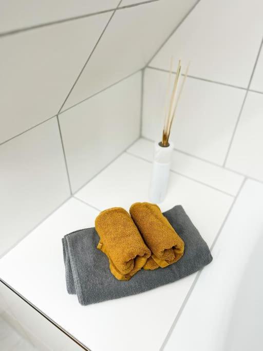Modernes Apartment Mit Balkon Free Parking Netflix ツェレ エクステリア 写真