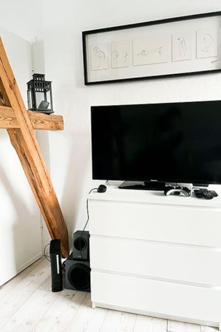 Modernes Apartment Mit Balkon Free Parking Netflix ツェレ エクステリア 写真