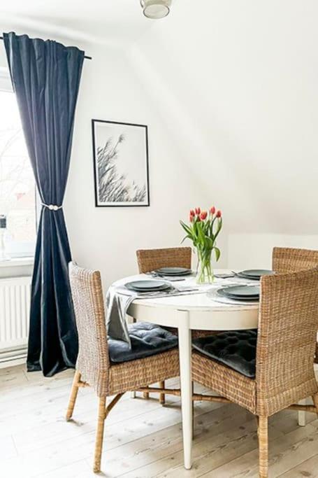 Modernes Apartment Mit Balkon Free Parking Netflix ツェレ エクステリア 写真