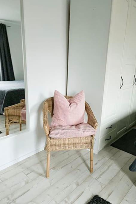 Modernes Apartment Mit Balkon Free Parking Netflix ツェレ エクステリア 写真