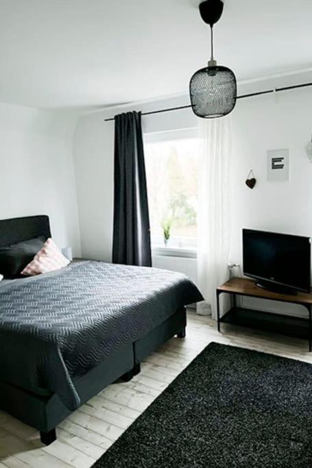 Modernes Apartment Mit Balkon Free Parking Netflix ツェレ エクステリア 写真