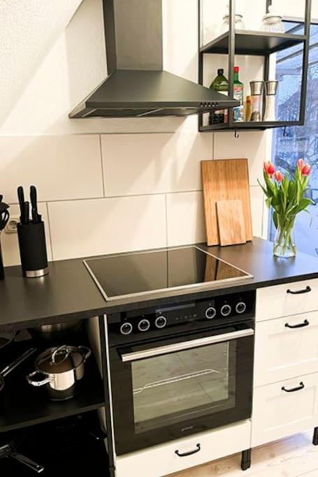 Modernes Apartment Mit Balkon Free Parking Netflix ツェレ エクステリア 写真